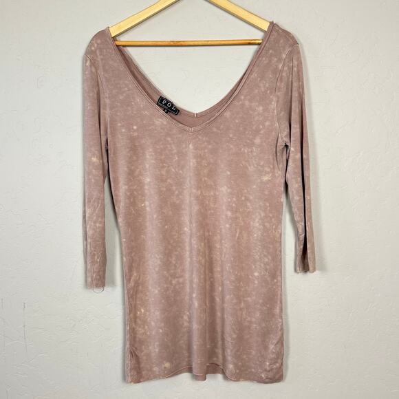 POL Women's Size Medium Muted Tie Dye 3/4 Sleeve Slinky Deep V Neck Top - Picture 2 of 8